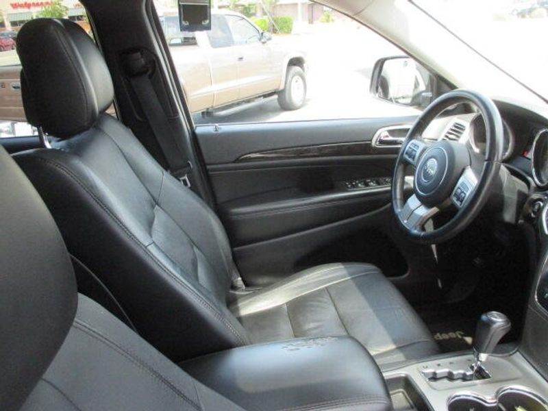 2012 Jeep Grand Cherokee Laredo AltitudeImage 27