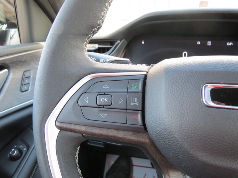 New 2026 Jeep Grand Cherokee Limited 4x4Image 11
