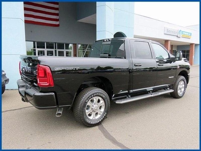 2025 RAM 3500 Big HornImage 7