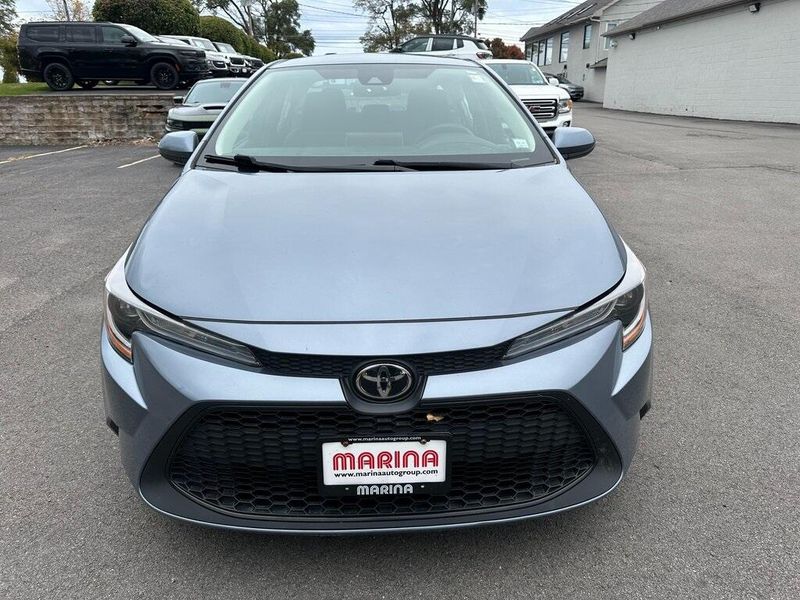 2021 Toyota Corolla LE photo 3