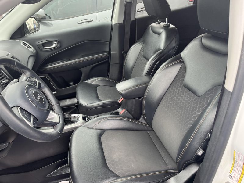 2018 Jeep Compass Image 11