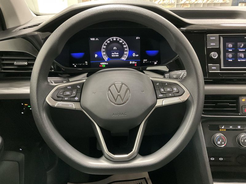 Used 2022 Volkswagen Taos S 4-Motion AWDImage 13