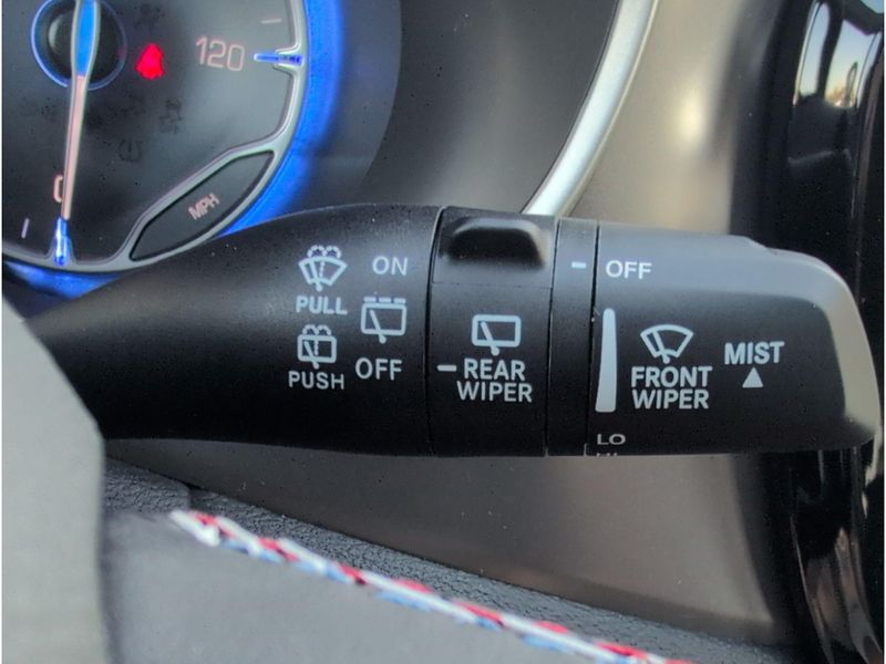New 2027 Chrysler Pacifica SelectImage 25