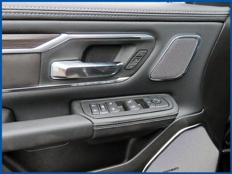 2025 RAM 1500 LaramieImage 12