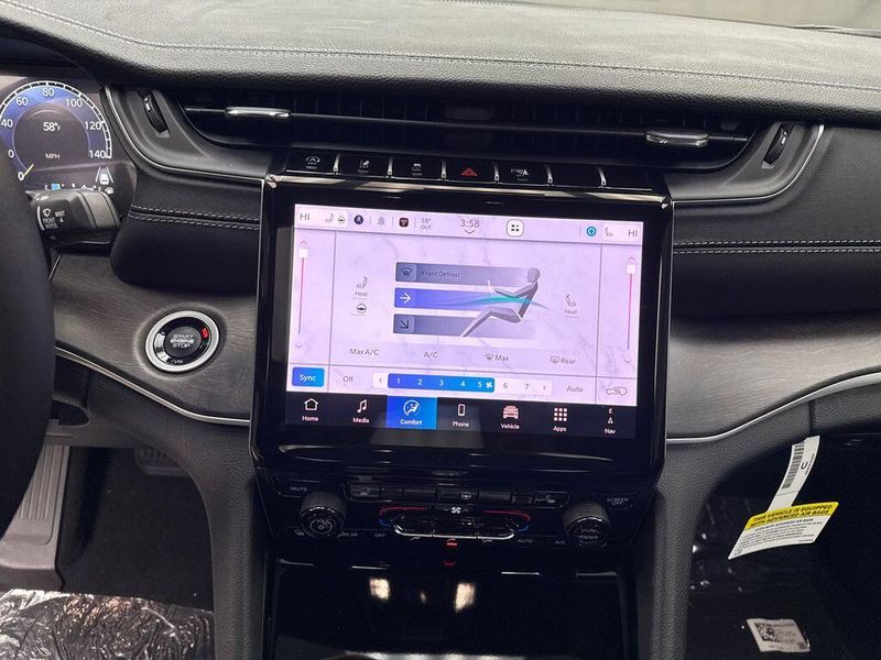 New 2025 Jeep Grand Cherokee Limited 4x4Image 11