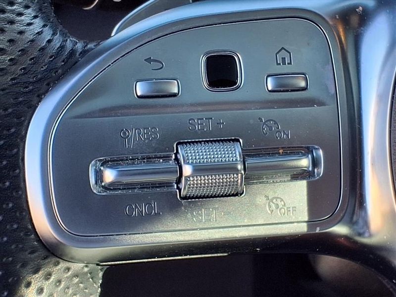 Used 2021 Mercedes-Benz GLC 300 300Image 21