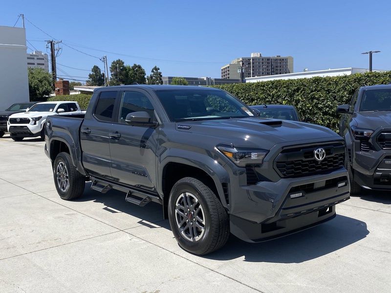 2024 Toyota Tacoma TRD Sport HybridImage 2