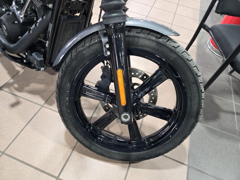 2022 HARLEY SOFTAIL STREET BOB 114 Image 16