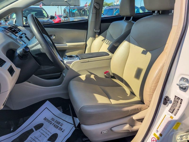 2012 Toyota Prius V Two photo 10