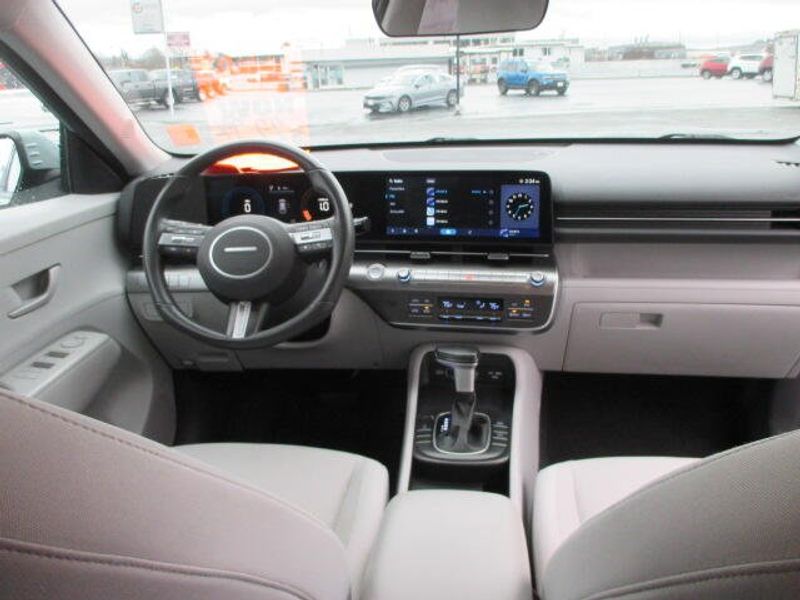 Used 2024 Hyundai Kona SELImage 26