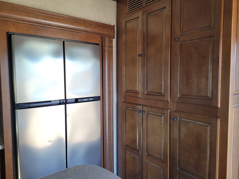 Used 2016 HEARTLAND BIG HORN 3010RE Image 12
