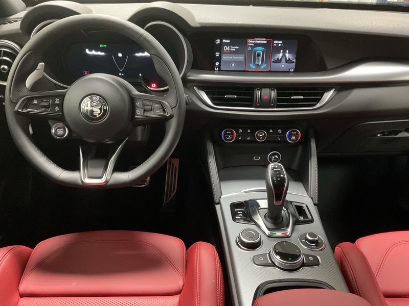 New 2026 Alfa Romeo Stelvio AwdImage 13