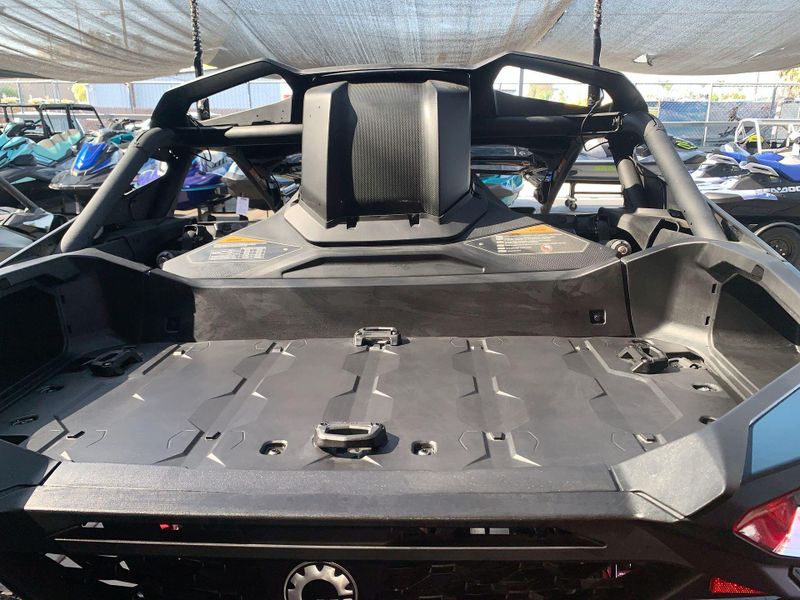 2025 Can-Am MAVERICK R X RS 999T DCT Image 25