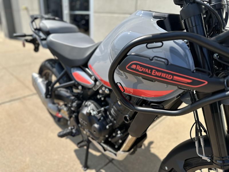 2025 Royal Enfield HimalayanImage 8