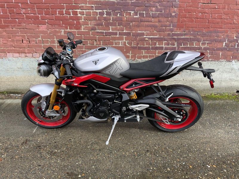 2026 Triumph STREET TRIPLE 765 RX