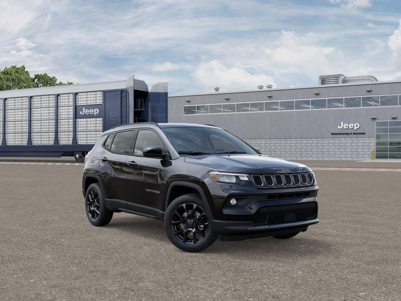 2026 Jeep Compass Latitude Altitude photo 2