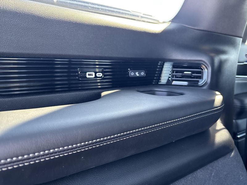 2026 Jeep Grand Wagoneer Summit Obsidian 4x4Image 15