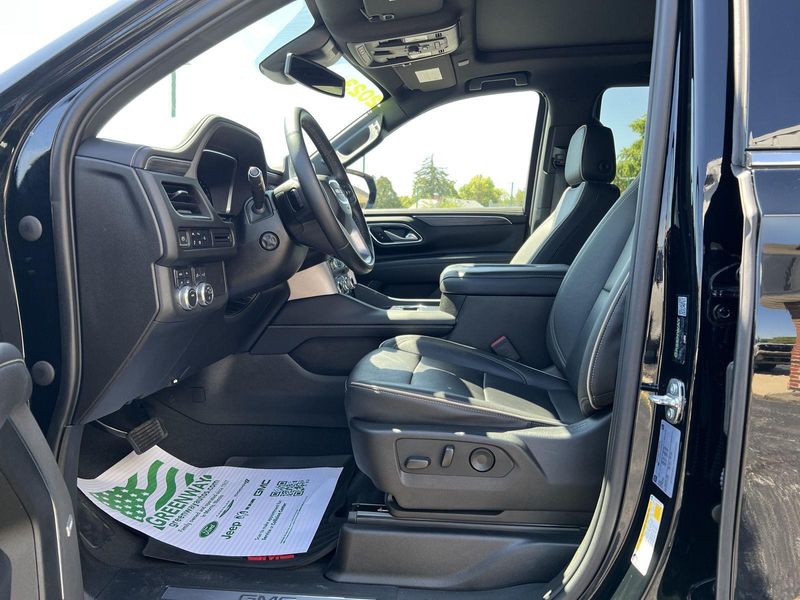 2023 Gmc Yukon SLT photo 17
