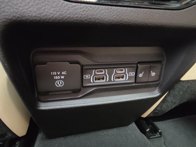 Used 2025 Jeep Grand Cherokee Limited 4X4 w/Luxury Tech IIImage 31