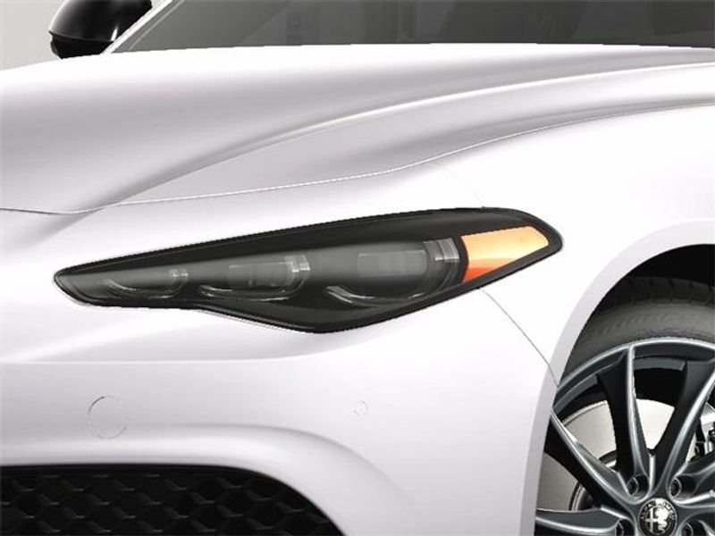 2025 Alfa Romeo Giulia photo 13