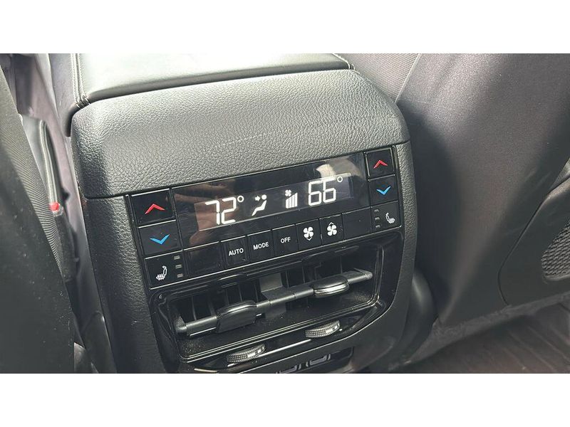 Used 2022 Jeep Grand Cherokee OverlandImage 13