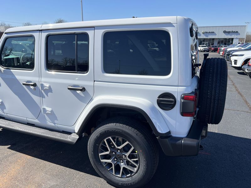 New 2026 Jeep Wrangler 4-door SaharaImage 10