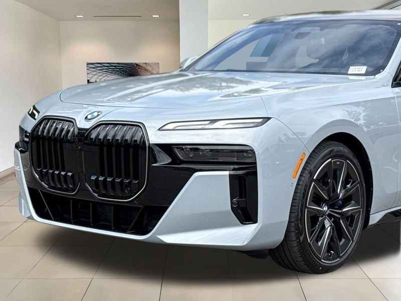 2025 BMW 7 Series 760i xDriveImage 10