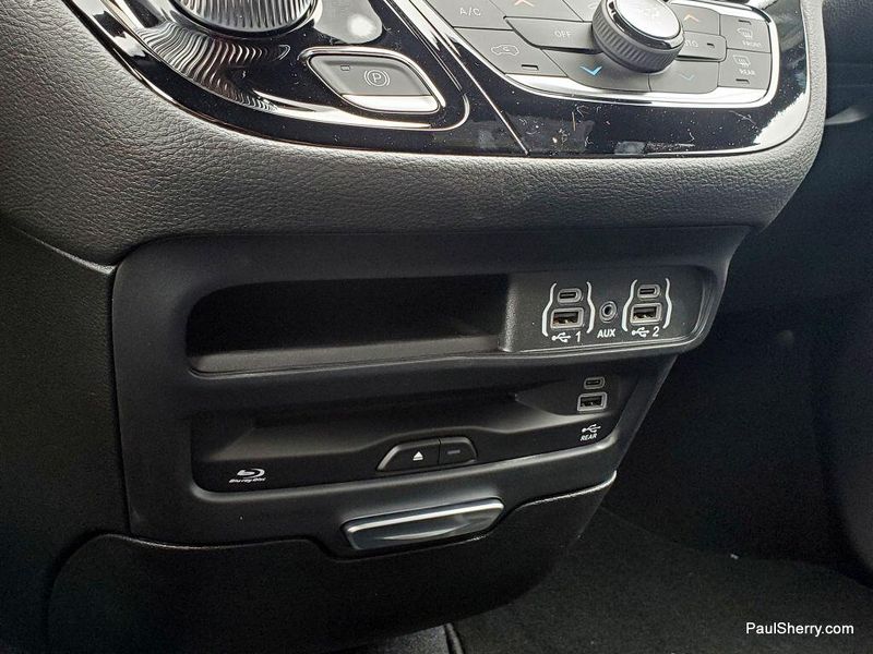 New 2025 Chrysler Pacifica SelectImage 34