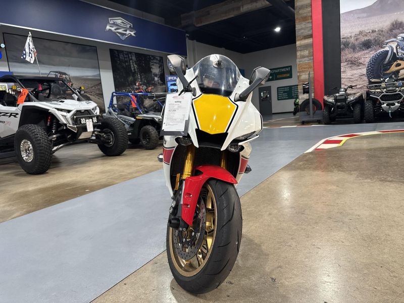Used 2022 Yamaha YZF-R1 CA Image 11