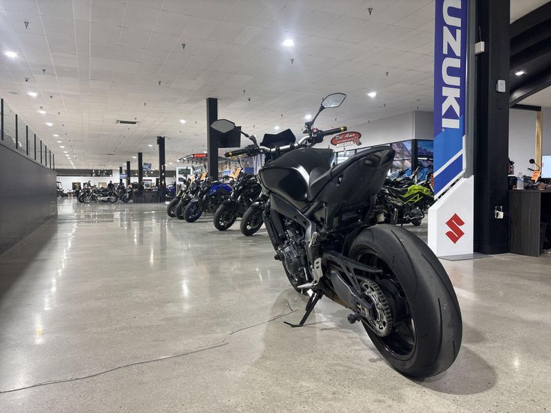 Used 2023 Yamaha MT-09 Image 17