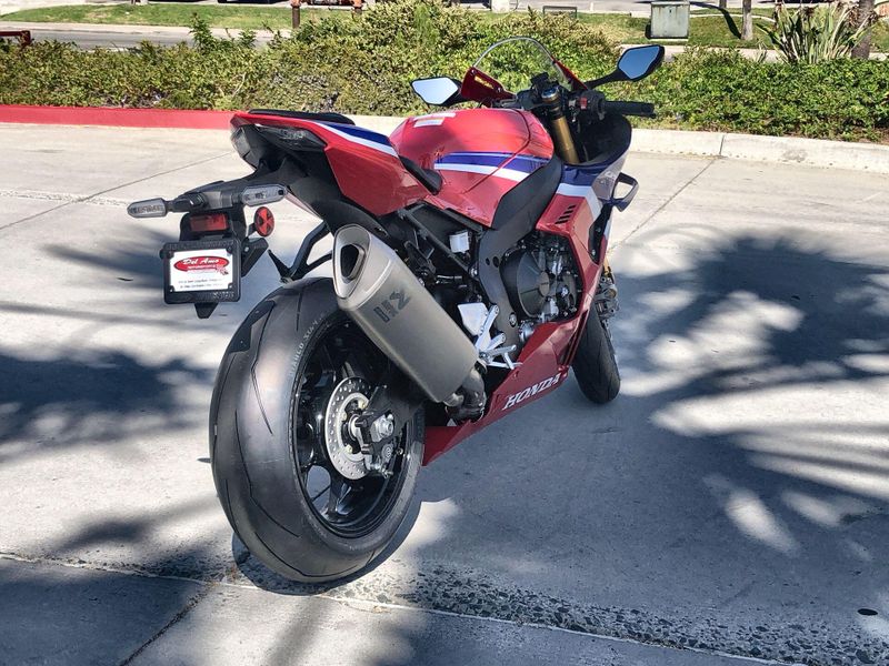 New 2026 Honda CBR1000RR-R FIREBLADE SP Image 17