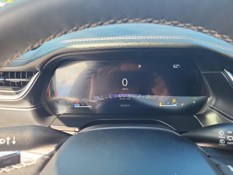 Used 2024 Jeep Grand Cherokee L LimitedImage 5