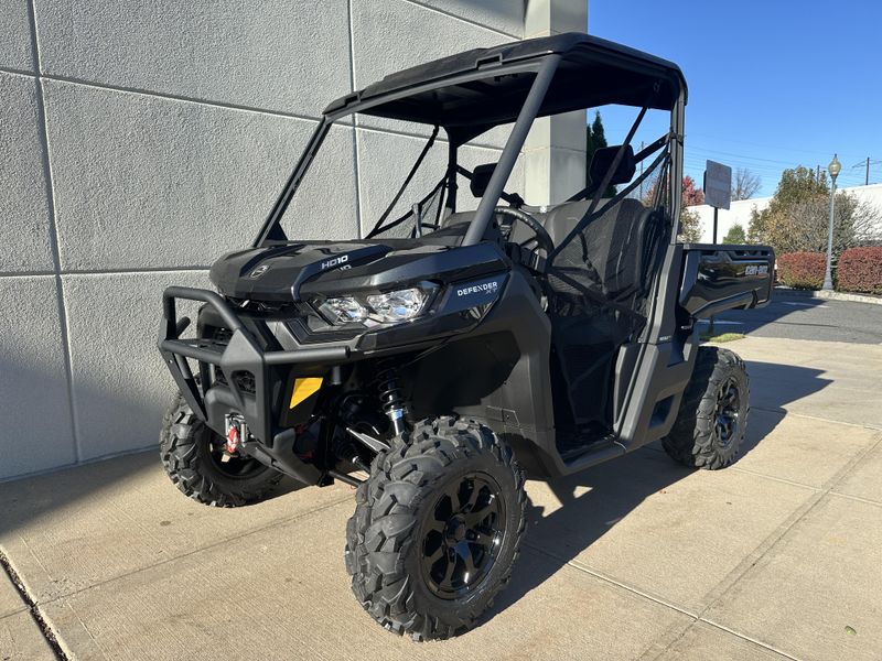 2025 Can-Am DEFENDER XT HD10Image 1