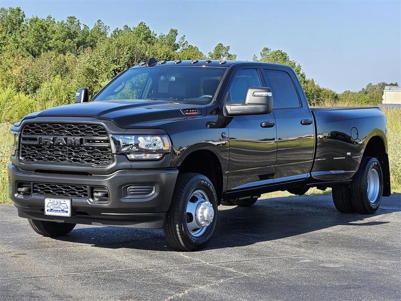 2024 RAM 3500 Tradesman Crew Cab 4x4 8