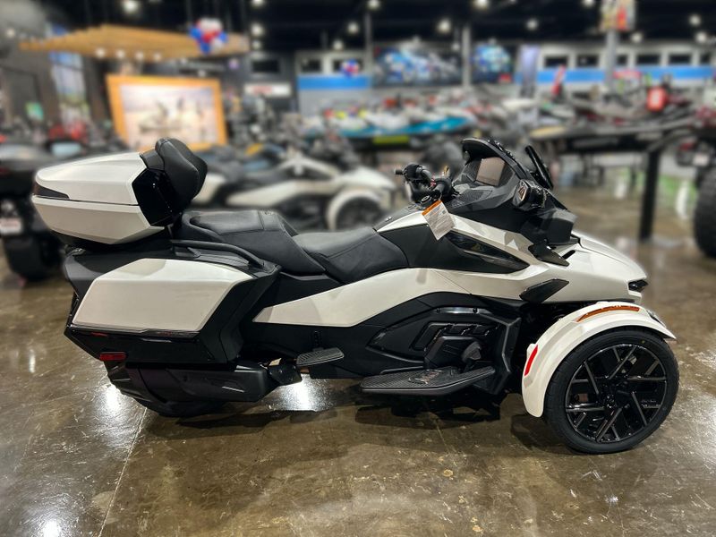 New 2026 Can-Am SPYDER RT SEA-TO-SKY (SE6) Image 12
