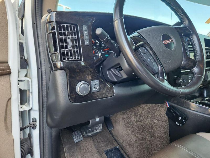 2019 GMC Savana Image 15