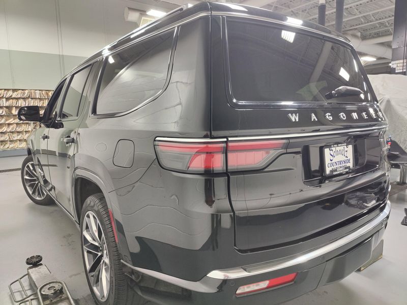 2024 Jeep Wagoneer Series III Premium 4x4 w/Conv/RSEImage 12