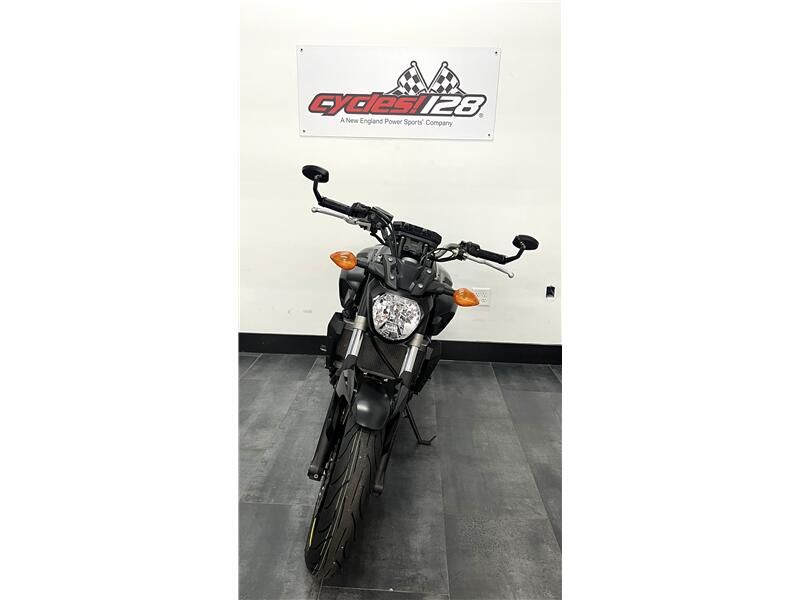 Used 2016 Yamaha FZ07 Image 2