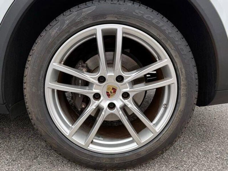 Used 2023 Porsche Cayenne Platinum Edition