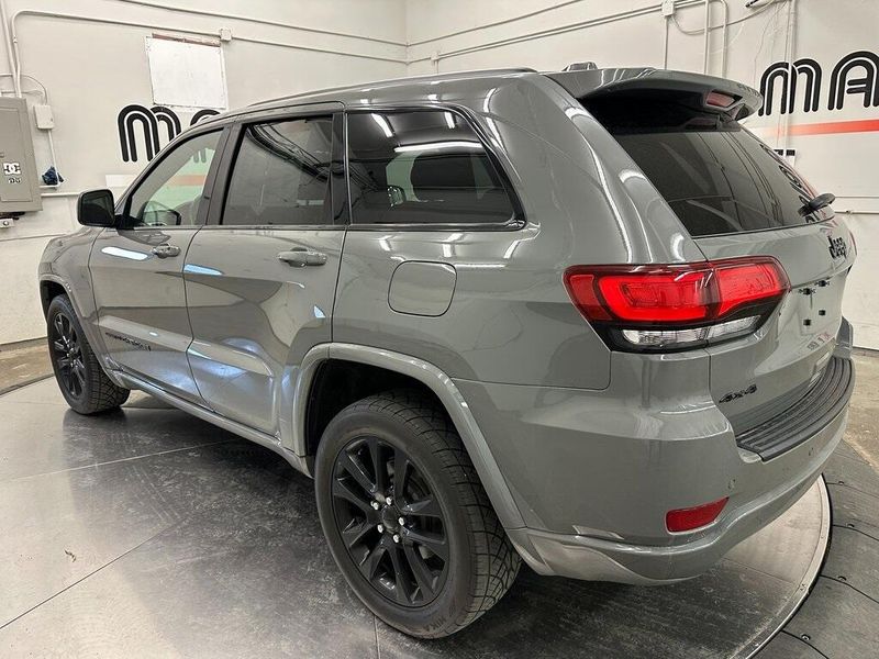2021 Jeep Grand Cherokee Laredo XImage 14