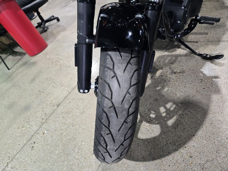 USED 2024 INDIAN MOTORCYCLE CHIEF BLACK METALLIC 49ST BASE Image 21