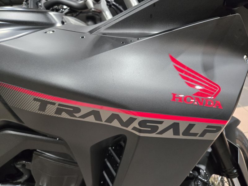 2024 Honda TRANSALP MATTE BLACK METALLIC Image 11