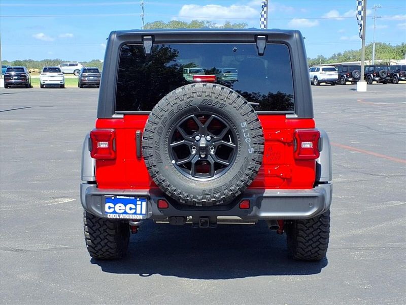 2025 Jeep Wrangler Unlimited Willys photo 6
