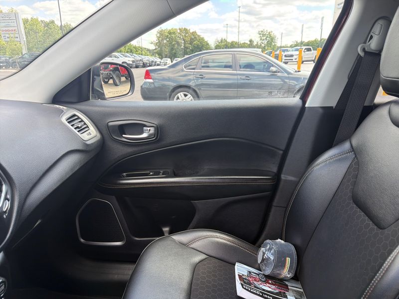 Used 2021 Jeep Compass LatitudeImage 38