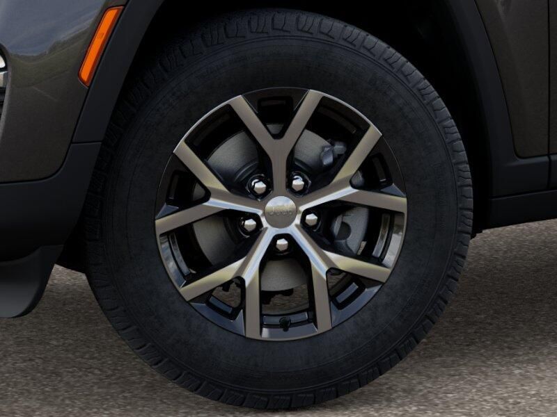 2025 Jeep Grand Cherokee Limited photo 3