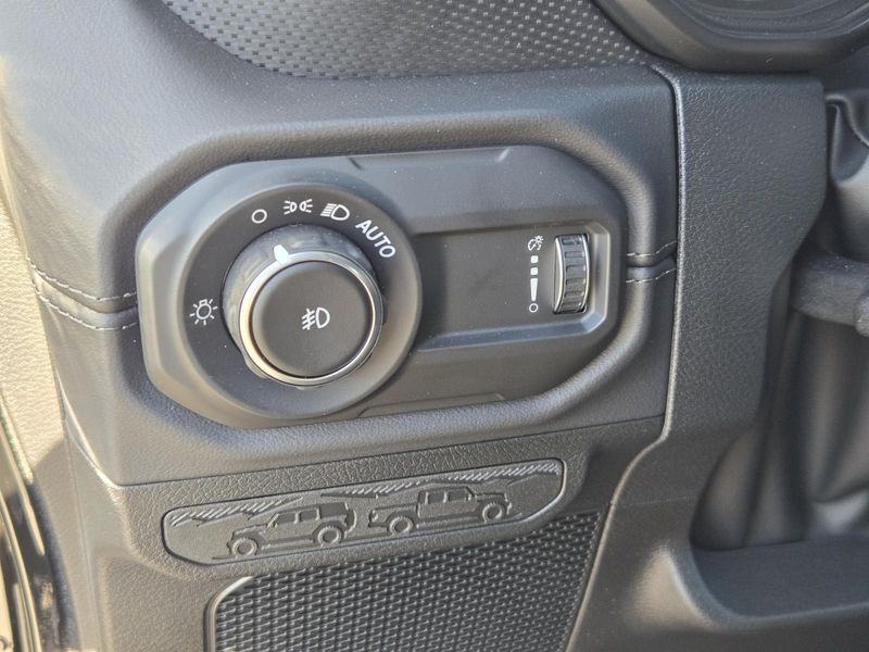 New 2026 Jeep Wrangler 4-door Rubicon
