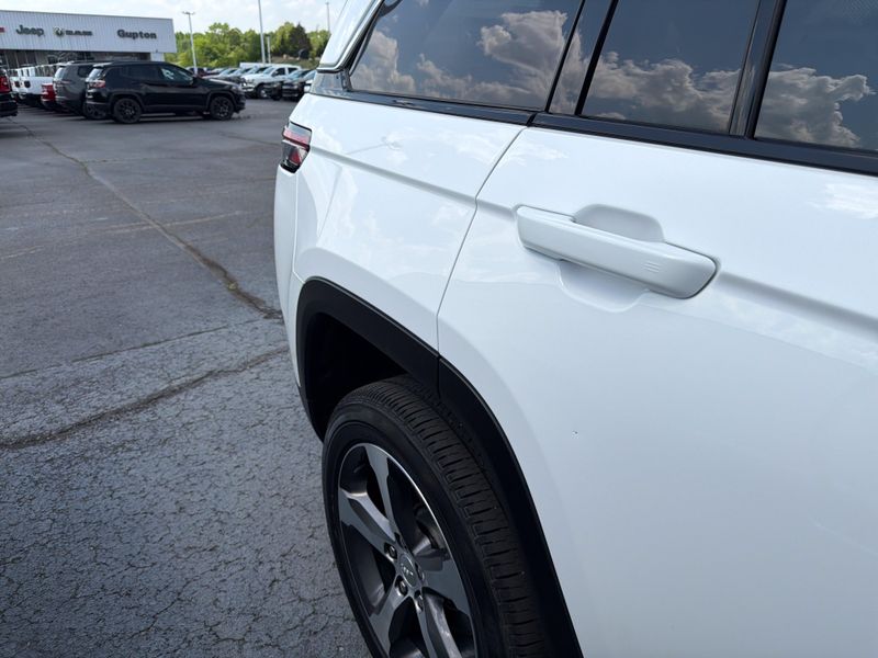 Used 2023 Jeep Grand Cherokee LimitedImage 6