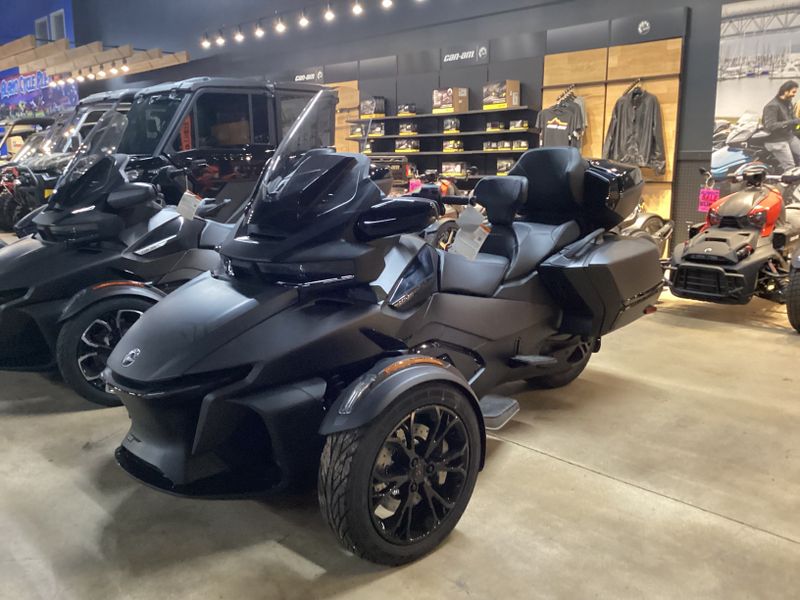 2024 Can-Am SPYDER RT LIMITED CARBON BLACKImage 2