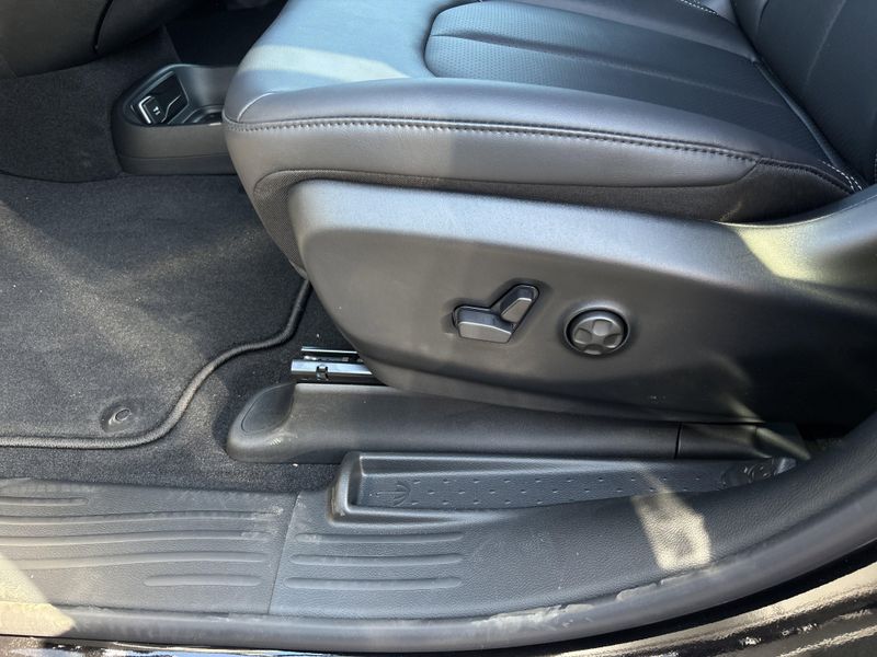 New 2026 Chrysler Pacifica SelectImage 25