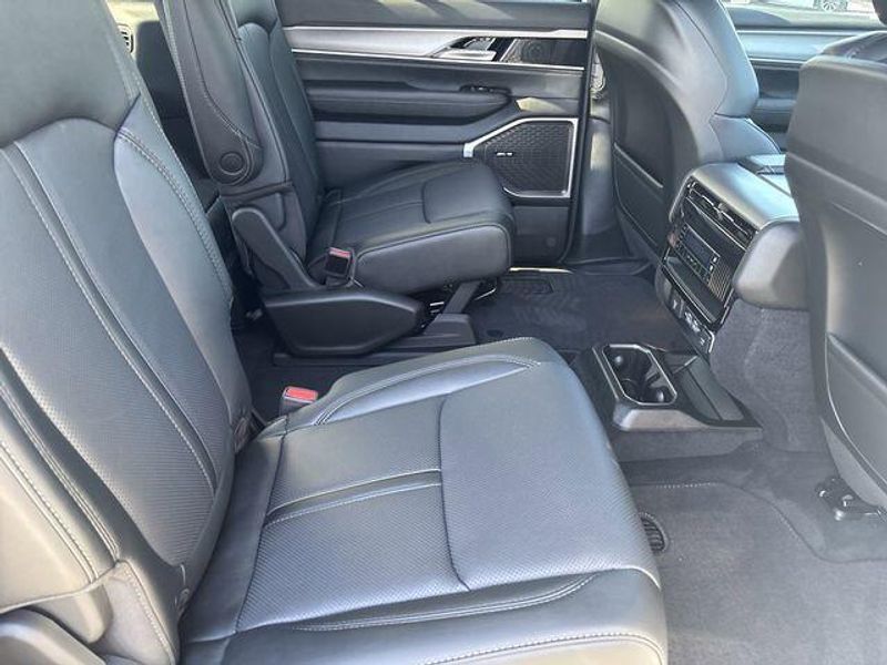 2026 Jeep Grand Wagoneer Limited Altitude 4x4Image 14